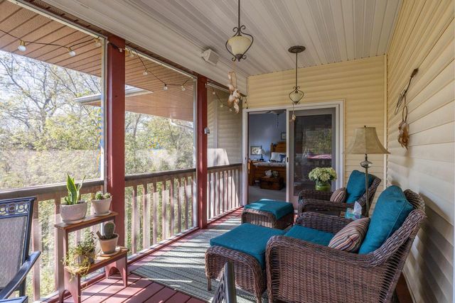 N2031 County Road F, La Crosse, WI 54601