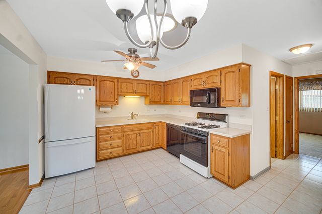 10935 California Court 185, Orland Park, IL 60467