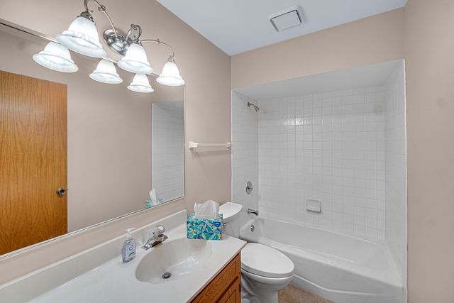 10935 California Court 185, Orland Park, IL 60467