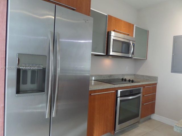 185 SW 7 ST 2200, Miami, FL 33130