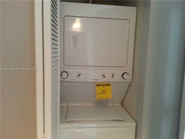 185 SW 7 ST 2200, Miami, FL 33130