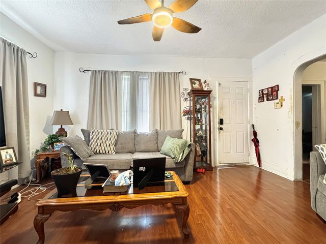 1427 Claude Street, Dallas, TX 75203