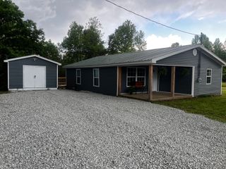 946 Roach Rd, Decaturville, TN 38329