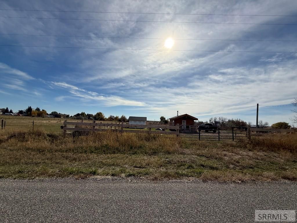 Image 17 of property listing at 1225 E 800 N, Richfield, ID 83349