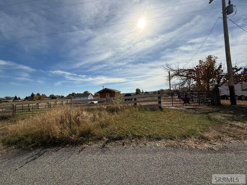 Image 2 of property listing at 1225 E 800 N, Richfield, ID 83349