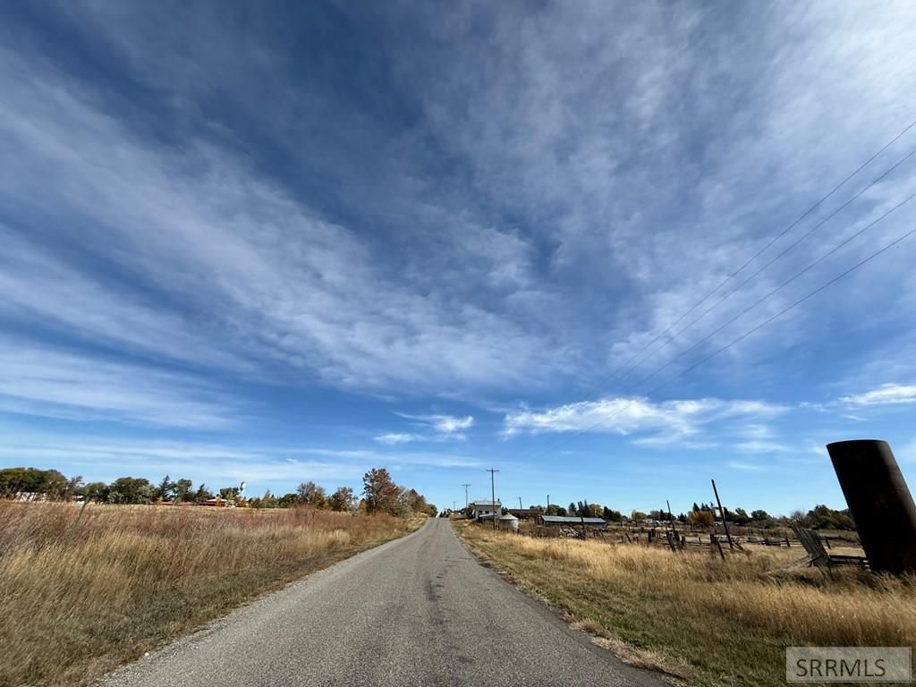 Image 8 of property listing at 1225 E 800 N, Richfield, ID 83349