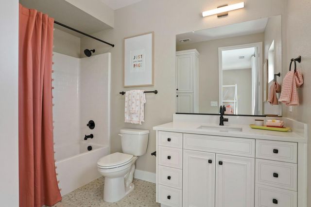 2290 Dilip Dr, Manteca, CA 95337