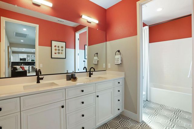 2290 Dilip Dr, Manteca, CA 95337