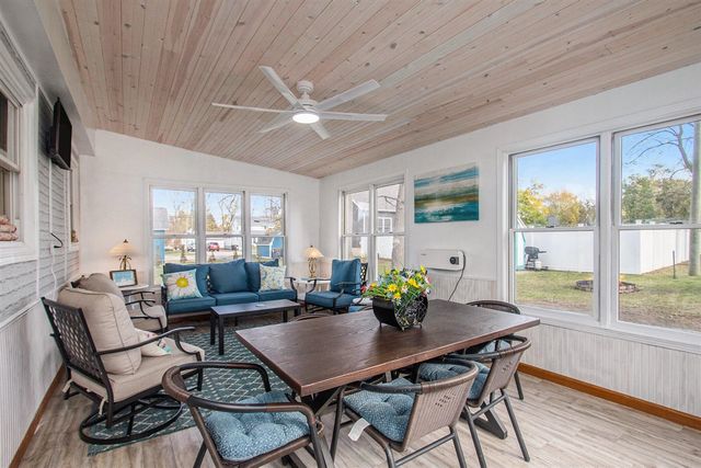 809 Kalamazoo Street, South Haven, MI 49090