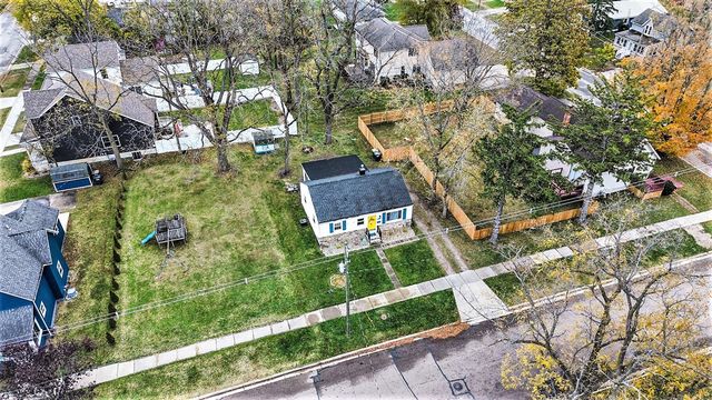 809 Kalamazoo Street, South Haven, MI 49090