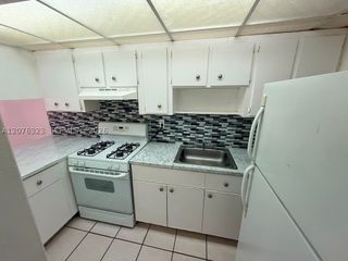 1300 W 47th Pl 216A, Hialeah, FL 33012