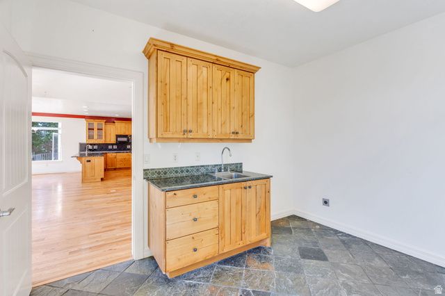 10927 S SCOTTY DR, South Jordan, UT 84095