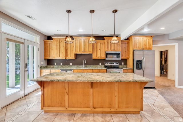 10927 S SCOTTY DR, South Jordan, UT 84095