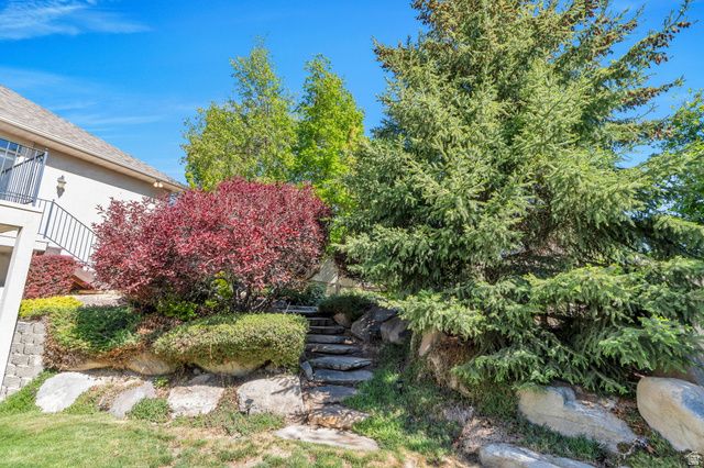 10927 S SCOTTY DR, South Jordan, UT 84095