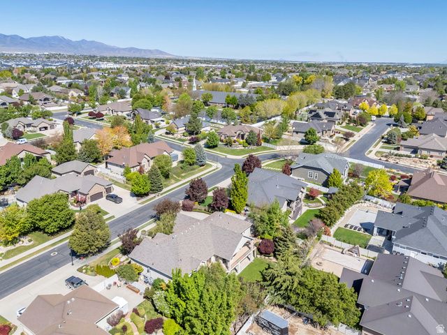 10927 S SCOTTY DR, South Jordan, UT 84095