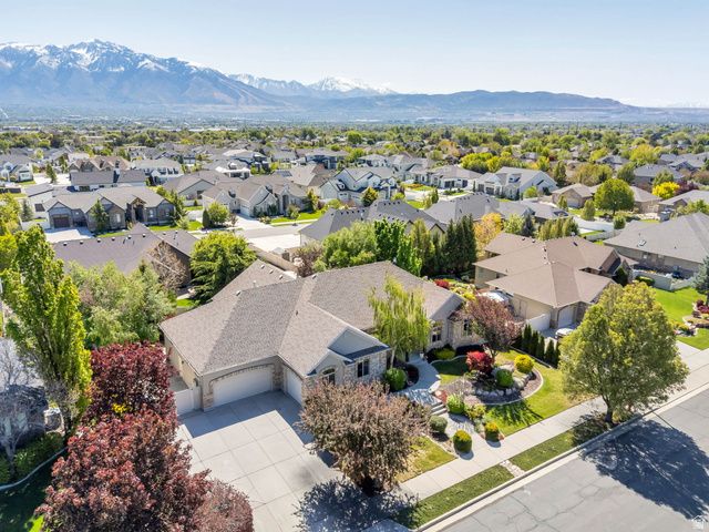 10927 S SCOTTY DR, South Jordan, UT 84095