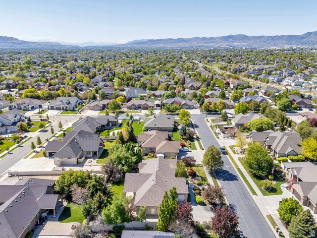 10927 S SCOTTY DR, South Jordan, UT 84095