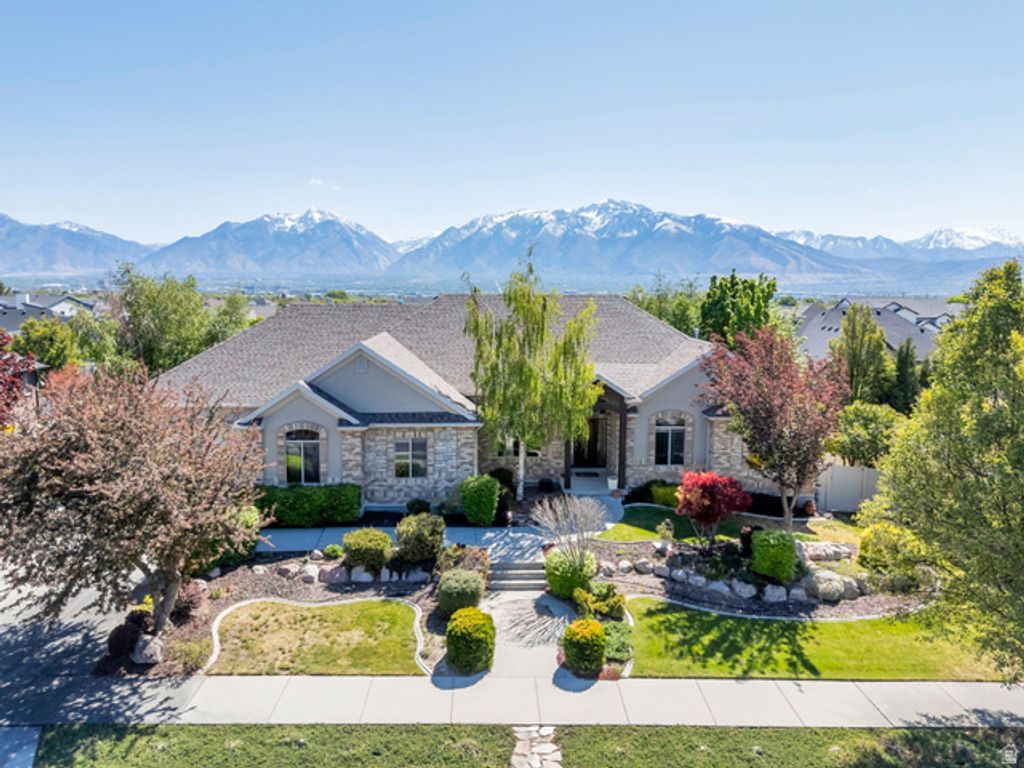 10927 S SCOTTY DR, South Jordan, UT 84095