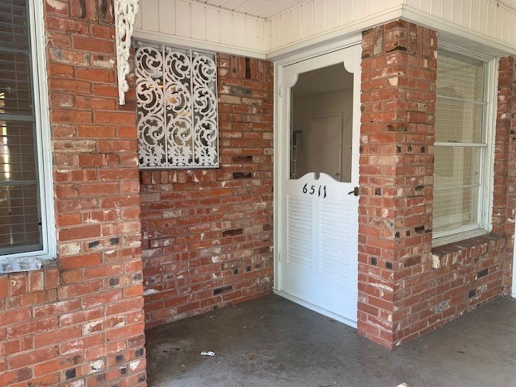 6511 Ravendale Lane, Dallas, TX 75214