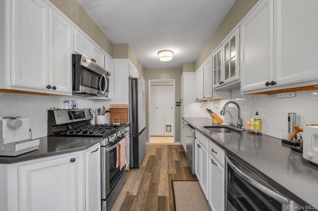 20939 23rd Avenue 4J, Bayside, NY 11360