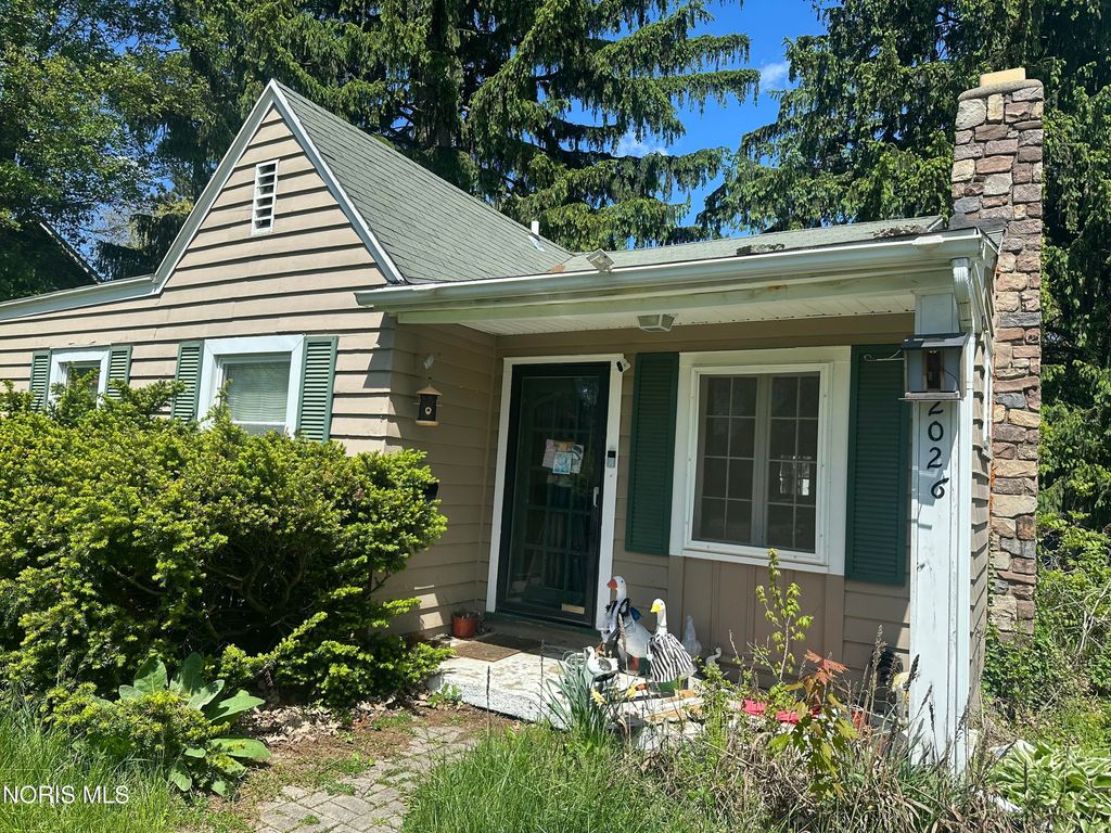 2026 Newport Avenue, Toledo, OH 43613