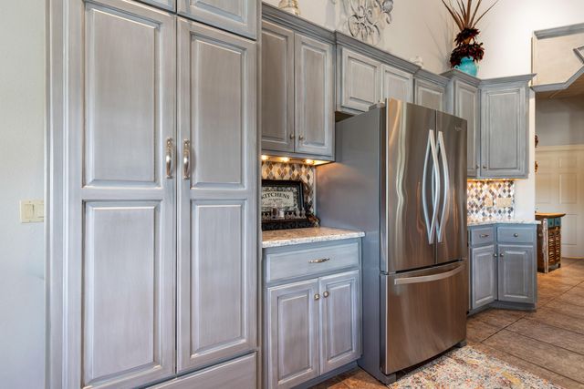 30141 S 561 Road 2, Monkey Island, OK 74331