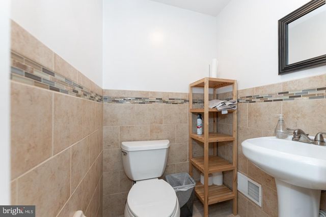 2633 ALMOND ST, Philadelphia, PA 19125