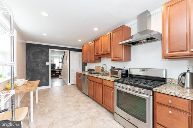 2633 ALMOND ST, Philadelphia, PA 19125