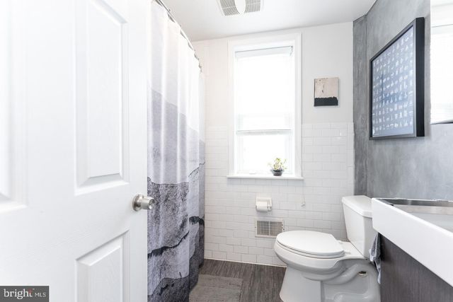 2633 ALMOND ST, Philadelphia, PA 19125