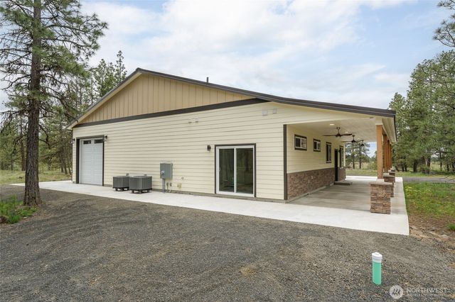 35315 S Bootstrap Ln, Cheney, WA 99004