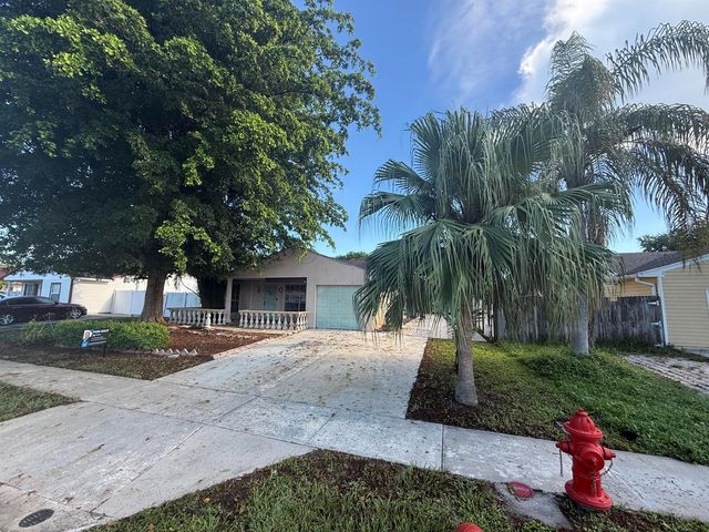 10685 Bobbie Lane, Royal Palm Beach, FL 33411