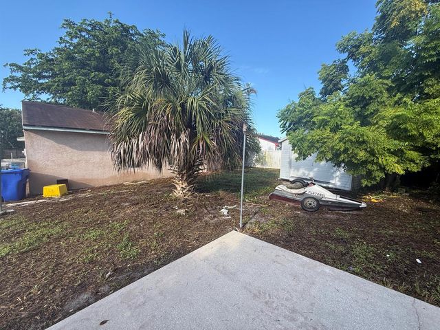10685 Bobbie Lane, Royal Palm Beach, FL 33411