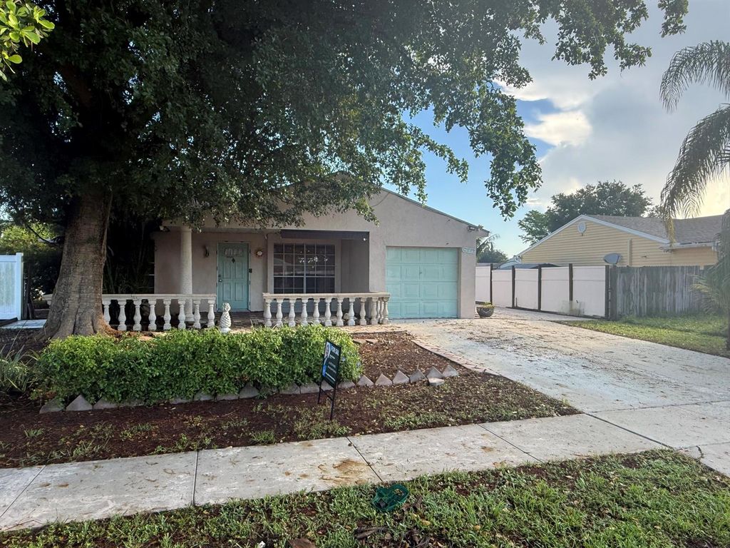 10685 Bobbie Lane, Royal Palm Beach, FL 33411