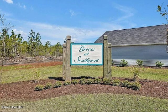 4928 Abbington Oaks Way SE, Southport, NC 28461