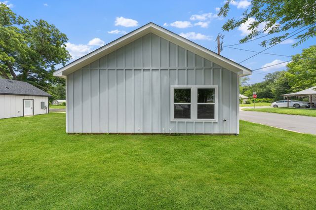 220 Calvert Street, Sulphur Springs, TX 75482