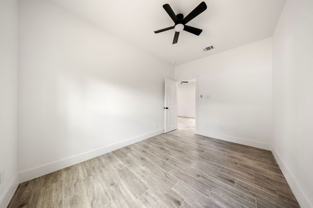 220 Calvert Street, Sulphur Springs, TX 75482