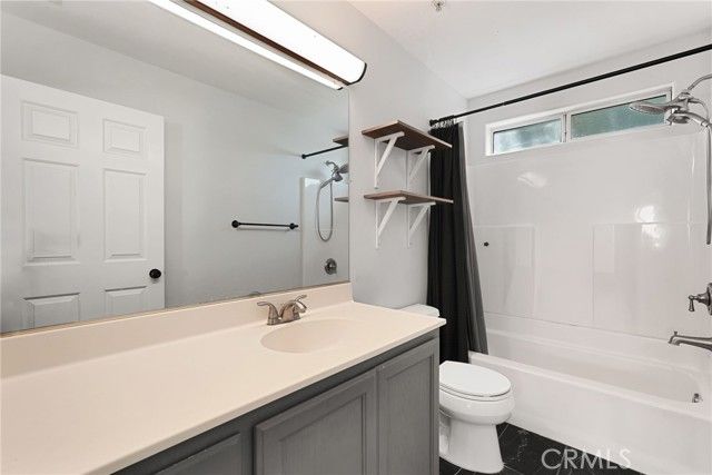 9400 Noble Avenue, North Hills (los Angeles), CA 91343