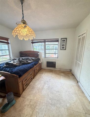 2141 NE 124th Street, North Miami, FL 33181