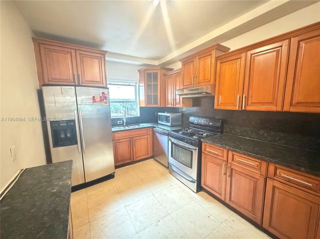 2141 NE 124th Street, North Miami, FL 33181