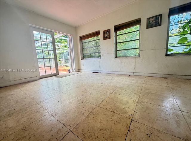 2141 NE 124th Street, North Miami, FL 33181
