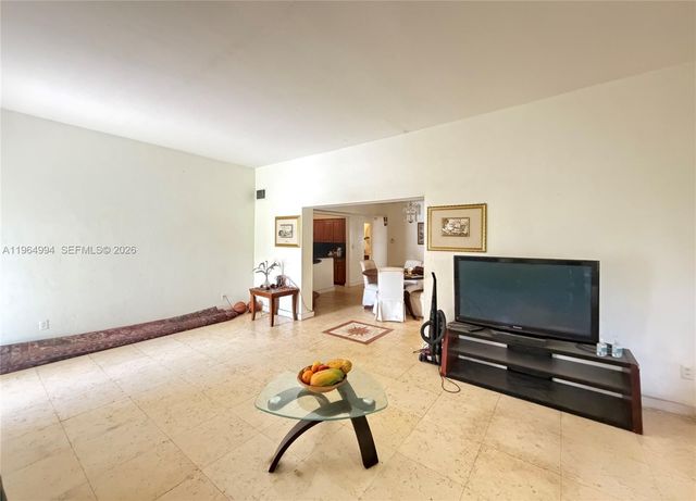2141 NE 124th Street, North Miami, FL 33181