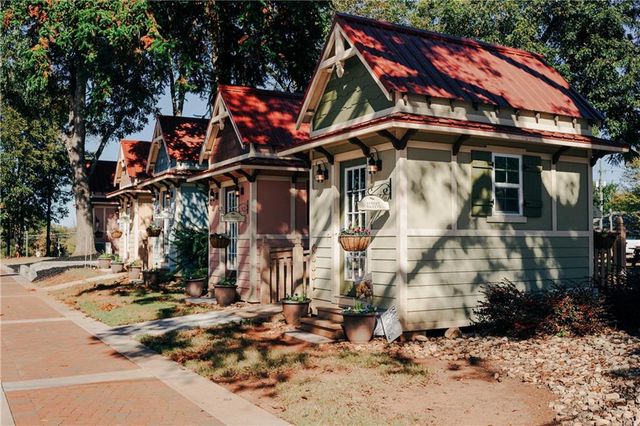 242 Wingate Drive, Winder, GA 30680