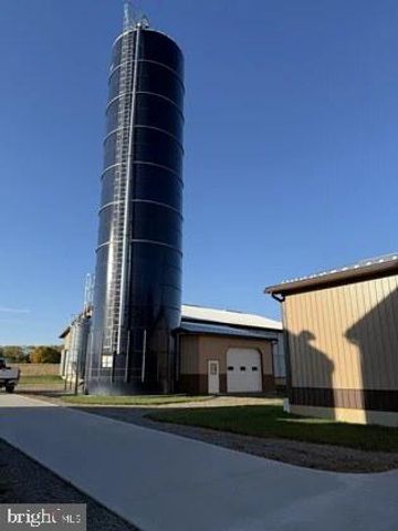 1566 YORK RD, Carlisle, PA 17015