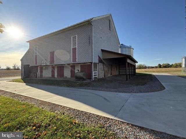 1566 YORK RD, Carlisle, PA 17015