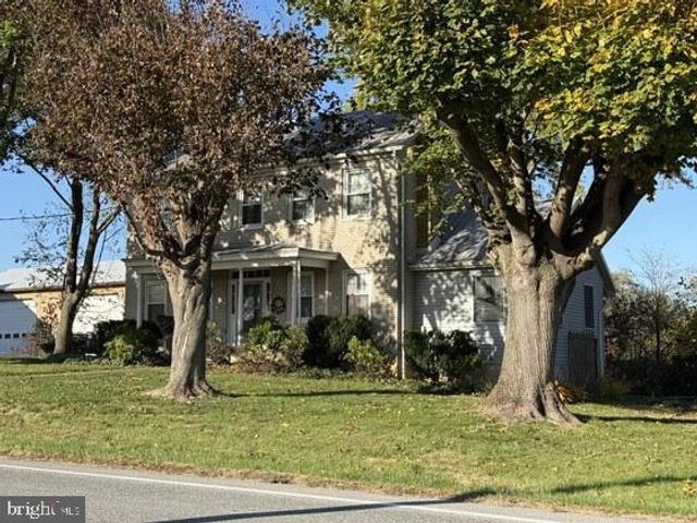1566 YORK RD, Carlisle, PA 17015