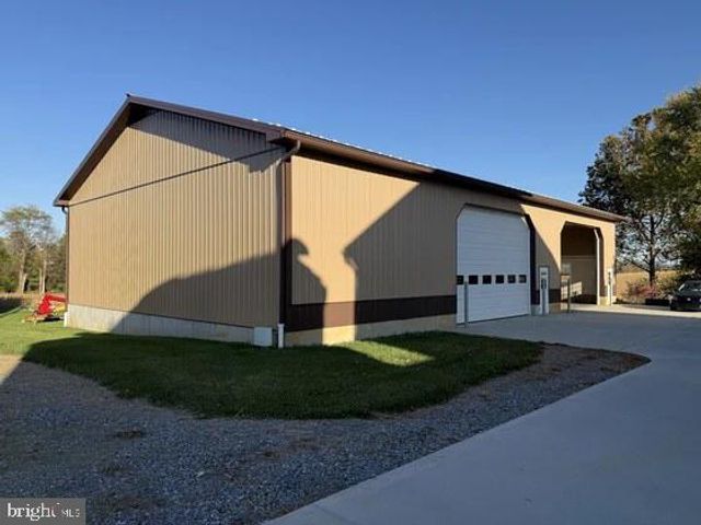 1566 YORK RD, Carlisle, PA 17015