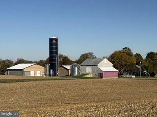 1566 YORK RD, Carlisle, PA 17015