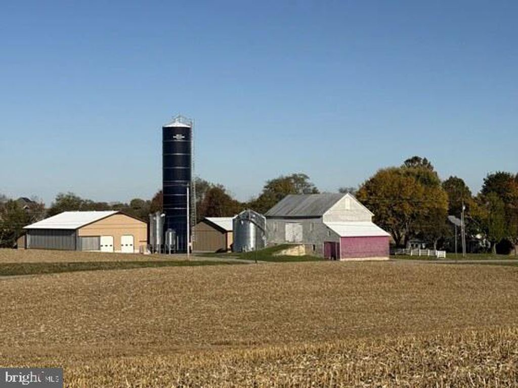 1566 YORK RD, Carlisle, PA 17015