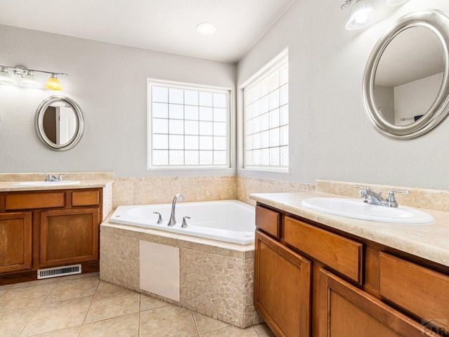 43948 Hunsaker Rd, Avondale, CO 81022