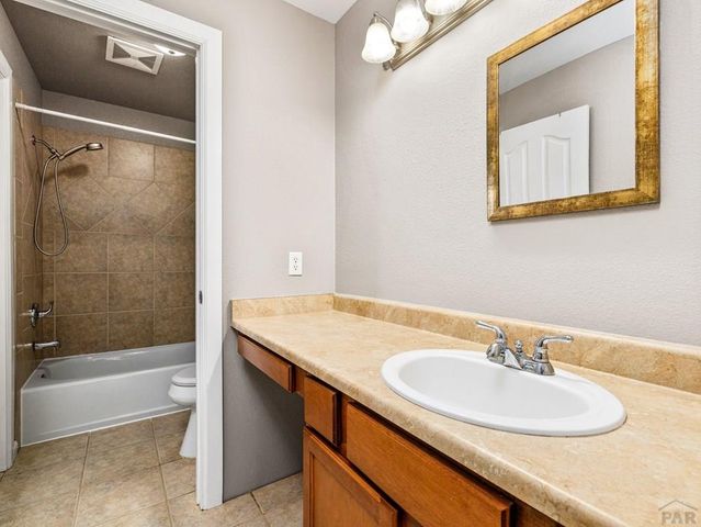 43948 Hunsaker Rd, Avondale, CO 81022